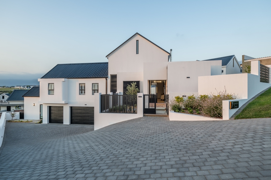4 Bedroom Property for Sale in Kingswood Golf Estate Western Cape